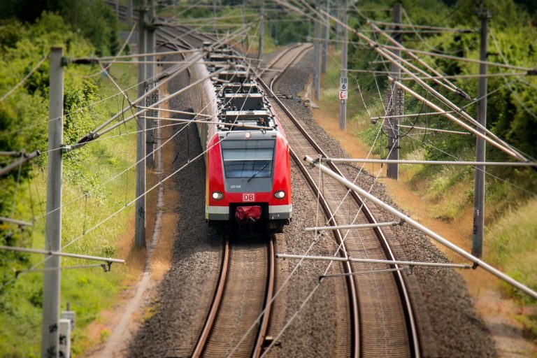 Il Piemonte ritrova treni e bus extraurbani: dal 10 luglio corse a pieno carico